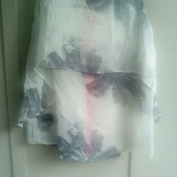 GLAM Floral Blouse - Picture 3 of 3